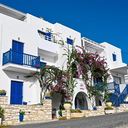 Beachfront Bocamviglies Rooms - Naoussa Bespoke View Exterior photo