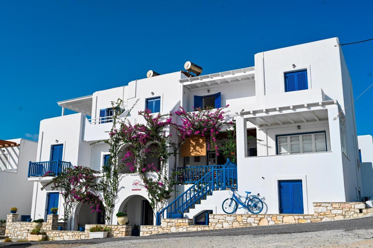 Beachfront Bocamviglies Rooms - Naoussa Bespoke View Exterior photo