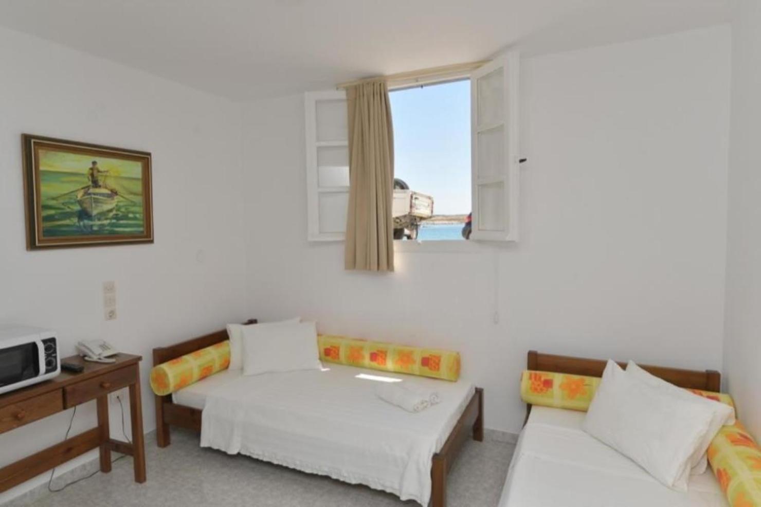 Beachfront Bocamviglies Rooms - Naoussa Bespoke View Room photo